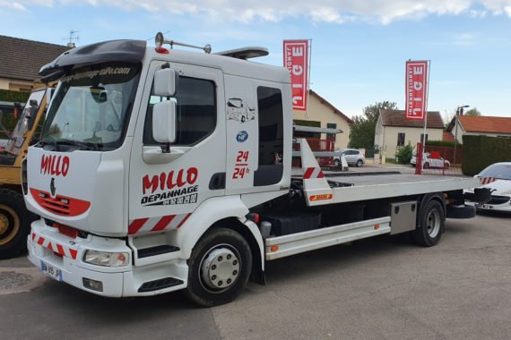 Camion Volvo grue rouge Millo de la flotte